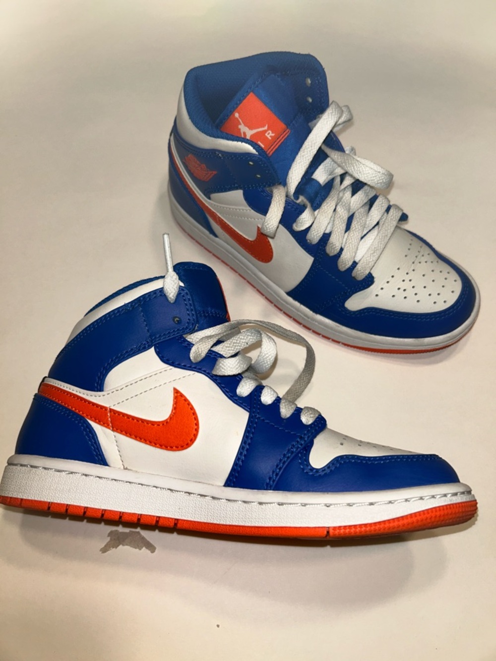 Nike Mid-Top Sneakers in White, Blue & Orange